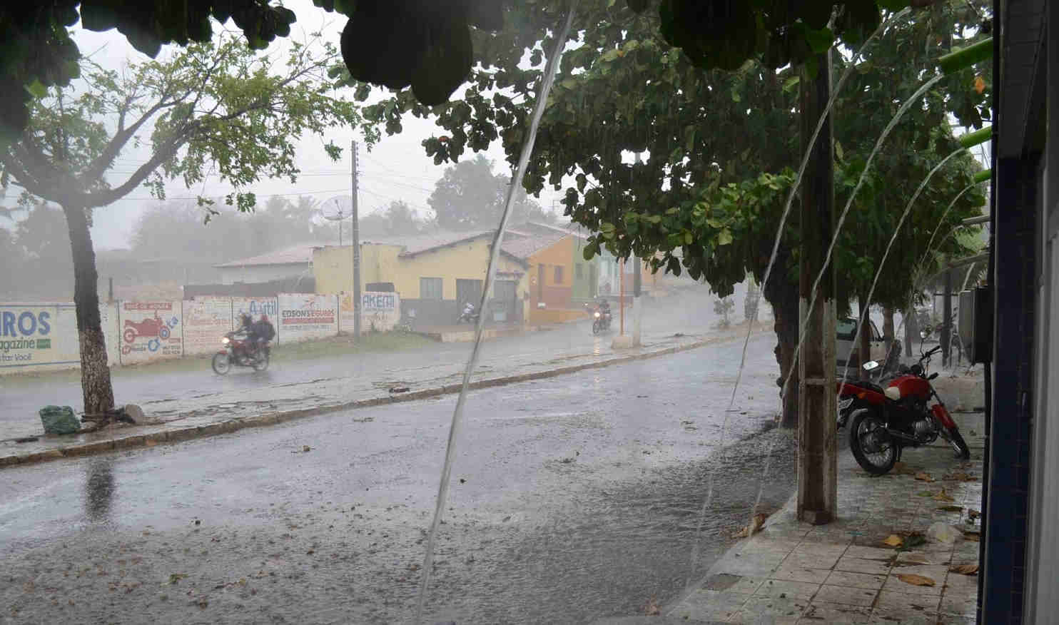 Meteorologia emite alerta de chuvas intensas para 45 cidades da Paraíba; veja lista