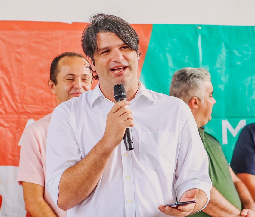 João Azevêdo será o “condutor” da sucessão em 2026, diz Leo Bezerra