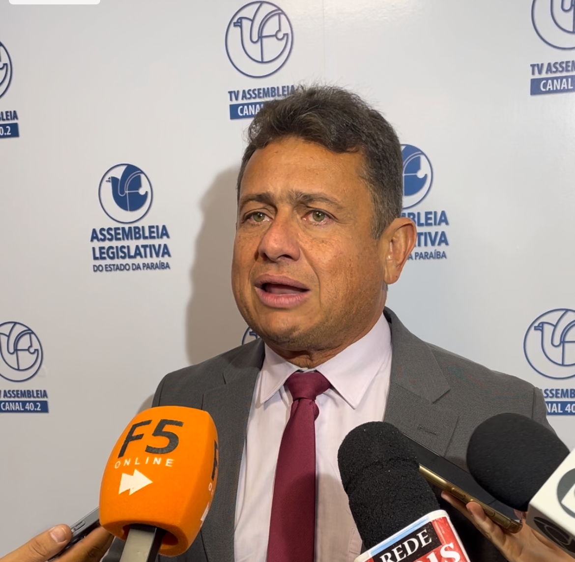Wallber Virgolino critica viagens de Cícero e ironiza fala sobre "cavalo selado": "Cuidado com o coice"