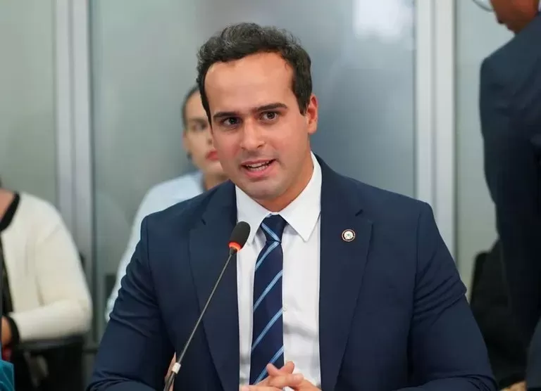 “Já estava claro”, diz Lucas Ribeiro sobre mãe abrir mão do Senado por sua candidatura