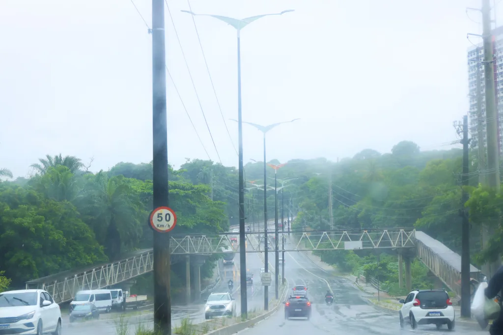 Alerta vermelho no céu da Paraíba: chuvas de até 100mm colocam 100 cidades em risco até quinta