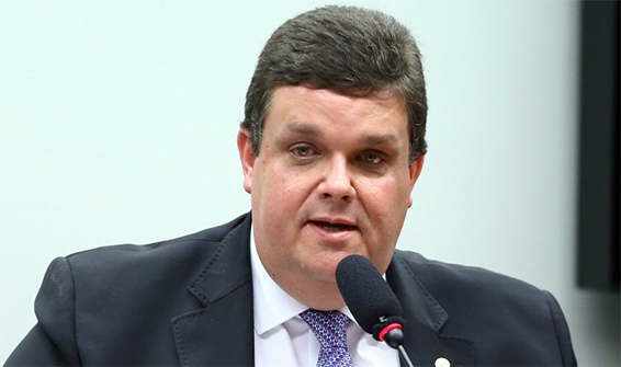 Carlos Lupi pede demissão e ex-deputado Wolney Queiroz será o novo ministro da Previdência Social