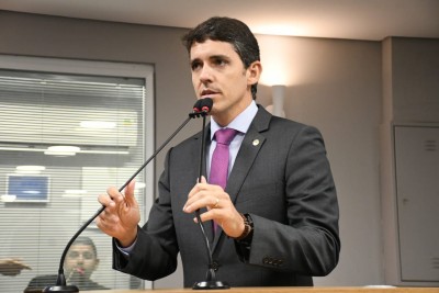Tovar aposta em vitória da oposição no 1º turno caso Adriano e Cícero se unam a Pedro e Efraim