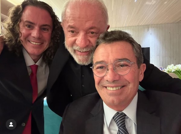 Jantar com Lula, Veneziano e Vital do Rêgo ocorre fora da agenda oficial e repercute em Brasília