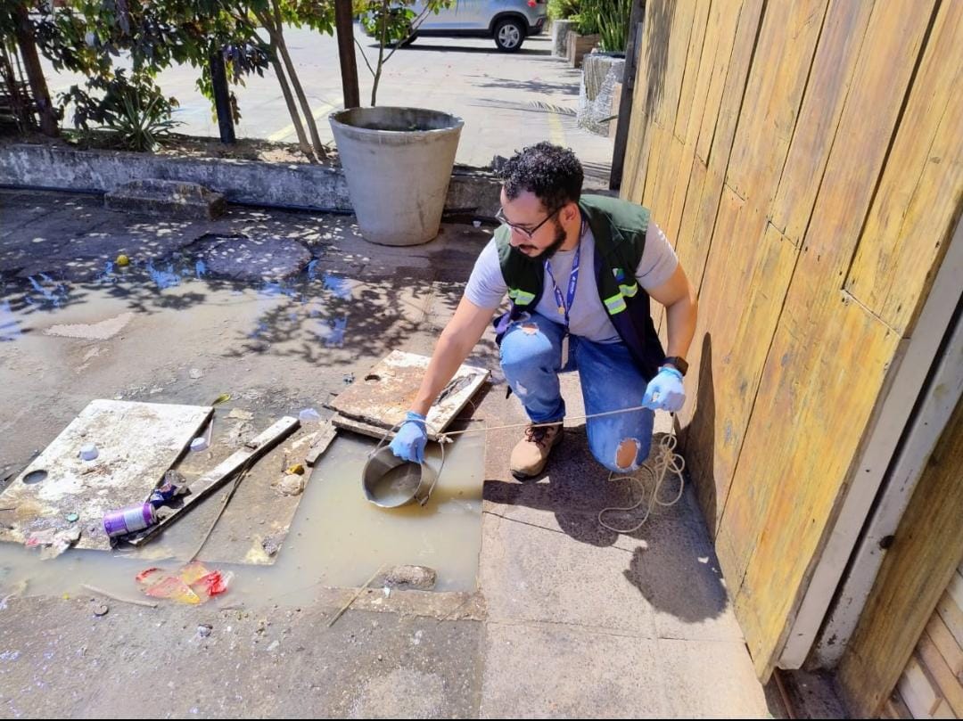 Restaurante no Bessa é autuado por lançamento irregular de esgoto
