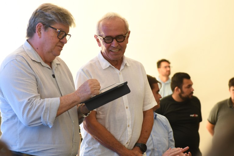 Cícero diz que confirmará, em reunião com João, desfiliação do PP, pré-candidatura ao Governo e voto nele ao Senado
