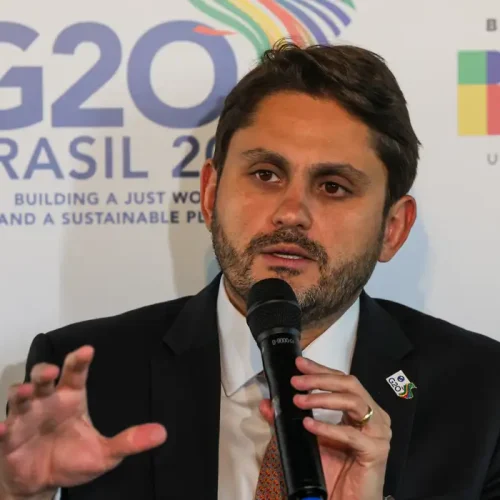 PGR denuncia ministro das Comunicações por suposta corrupção em emendas quando era deputado