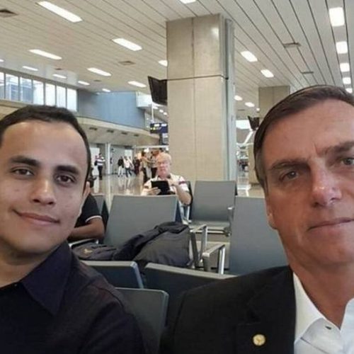 Moraes proíbe Bolsonaro de manter contato com ex-assessor paraibano e outros 190 investigados
