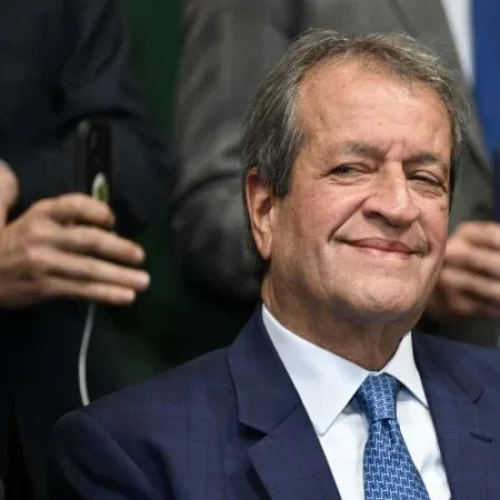 “Foi visitar para ver se conseguia o restante do dinheiro”, diz Valdemar sobre reunião de Flávio com Vorcaro
