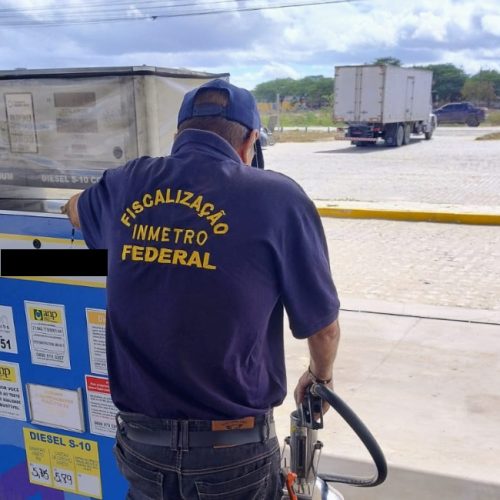 Operação autua sete postos de combustíveis e interdita revenda clandestina de gás, em Campina Grande