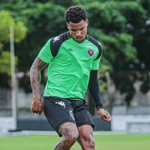 Botafogo-PB anuncia saída do atacante Guilherme Santos