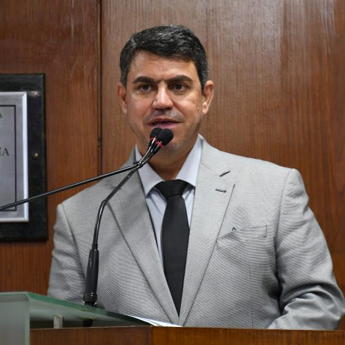 Leo Bezerra transmite cargo e Dinho assume Prefeitura de João Pessoa interinamente até o dia 17