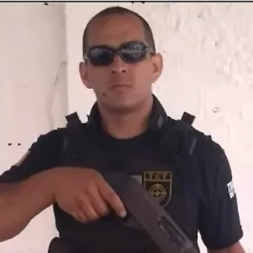 Caminhoneiro é assassinado dentro do carro em João Pessoa antes de viajar a trabalho