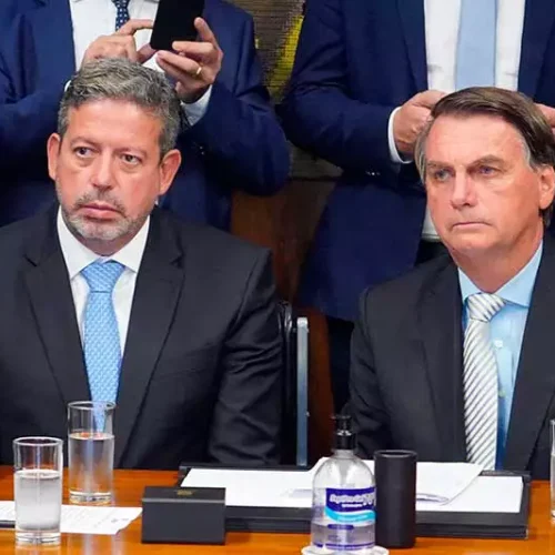Bolsonaro pede a Moraes autorização para receber visita de Arthur Lira