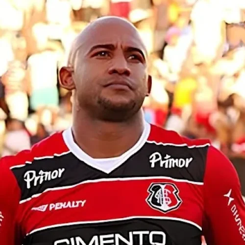 Brasão, ex-atacante do Treze, é morto a tiros em ataque a conveniência de Santa Catarina