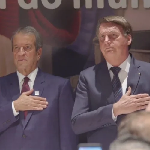 Moraes atende a pedido e libera contato de Valdemar Costa Neto com Jair Bolsonaro