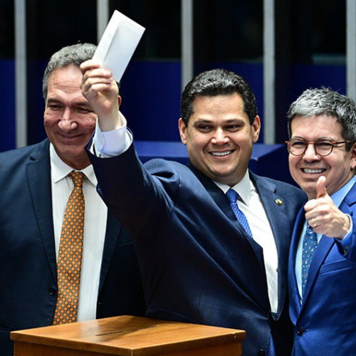 Davi Alcolumbre é eleito presidente do Senado
