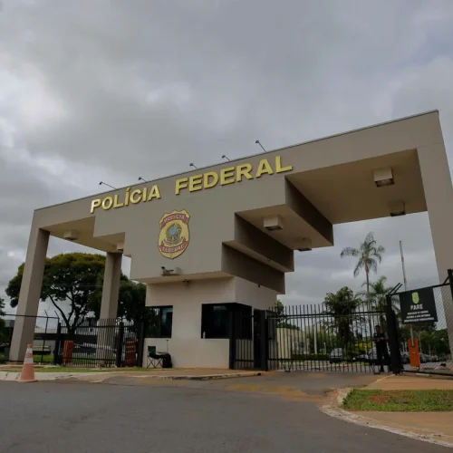 Ala do PL se articula para acampar na PF após prisão de Bolsonaro