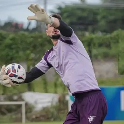 Botafogo-PB renova contrato do goleiro Michael Fracaro até 2026