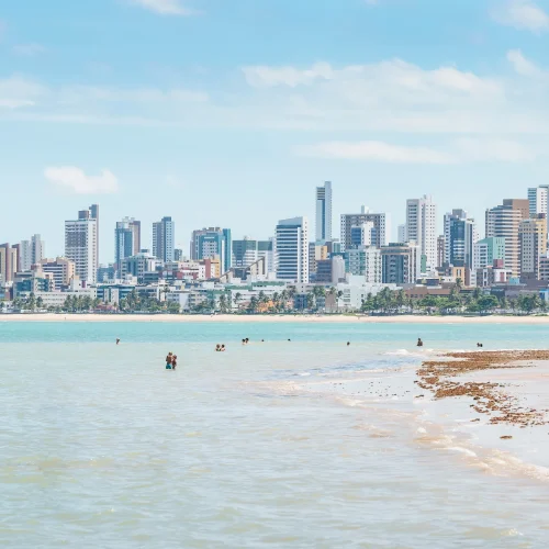 Corpo é encontrado em estado de decomposição na praia do Bessa, em João Pessoa