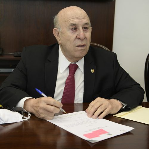 Ex-esposa acusa ex-senador Ney Suassuna de fraude com documentos falsos em cartório