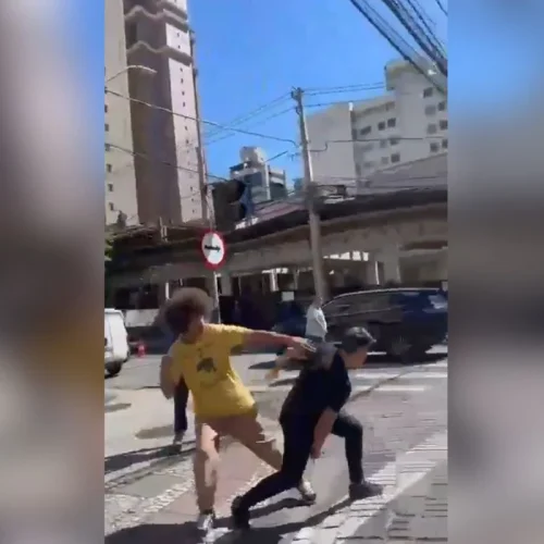 Vídeo: deputado do PT troca socos com homem no meio da rua em Curitiba
