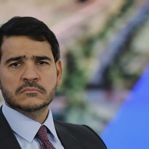 Lula indica Jorge Messias para a vaga de ministro do STF no lugar de Barroso