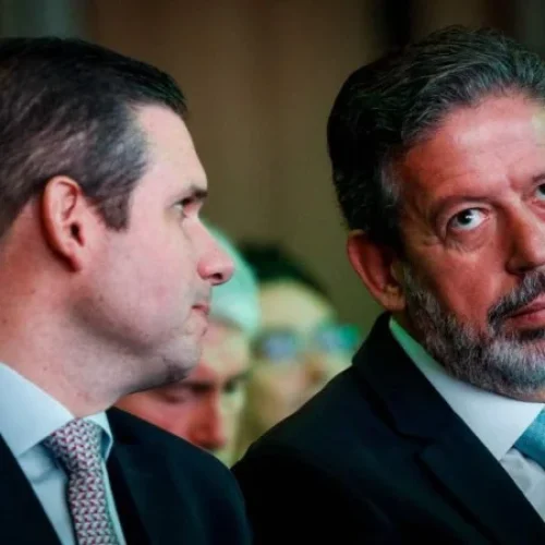 Arthur Lira diz a aliados que paraibano Hugo Motta “está perdido” e “foi humilhado”