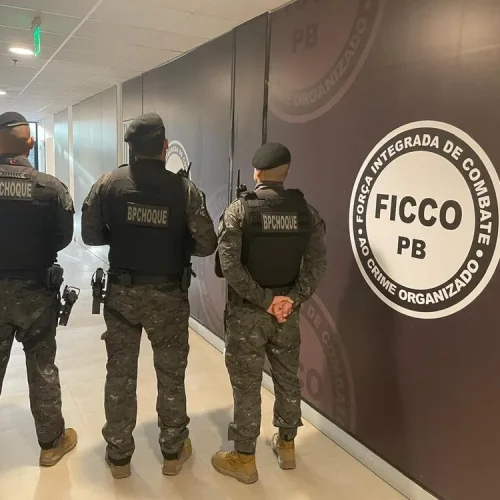 Chefe de organização criminosa do RN é preso enquanto fazia turismo em praia na Paraíba