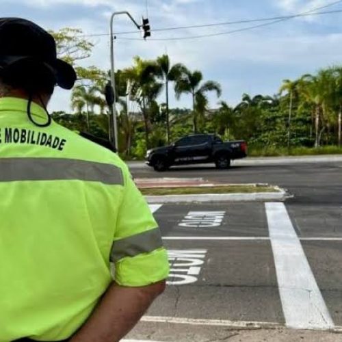Agente de trânsito é agredido com pedra por motociclista após abordagem, em João Pessoa