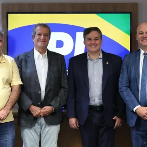 Valdemar Costa Neto anuncia Efraim como novo presidente do PL na Paraíba