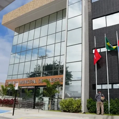 Presidente interino da Câmara de Cabedelo manda revisar contratos e suspende pagamentos