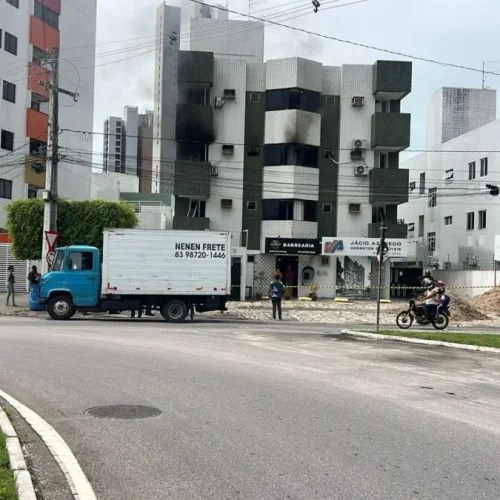 Incêndio atinge apartamento no bairro do Bessa, em João Pessoa
