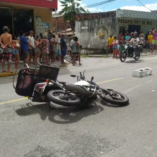 Entregador de gás morre em acidente envolvendo moto e carro, em João Pessoa