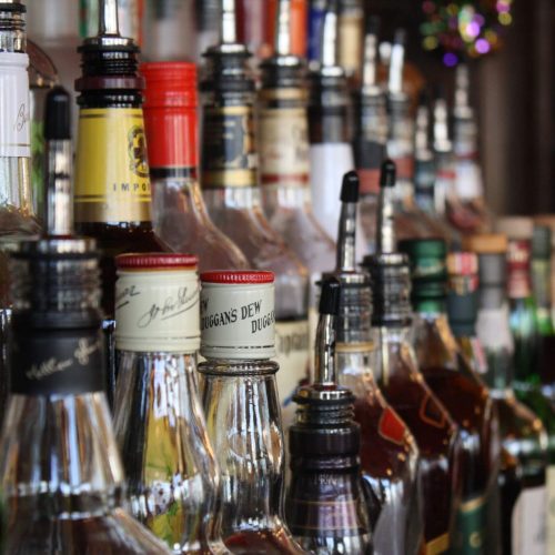 Governo prepara medida para aumentar impostos de bebidas, cigarros e refrigerantes