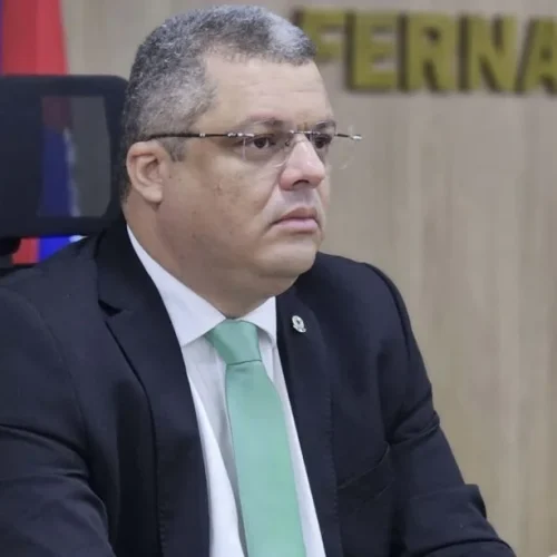 Defesa de Edvaldo Neto diz receber afastamento com “serenidade” e nega vínculo com facção