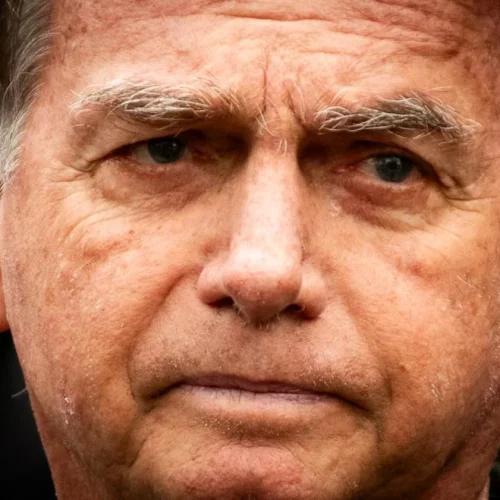 Bolsonaro afirmou a investigadores da PF que utilizou ferro de solda na tornozeleira