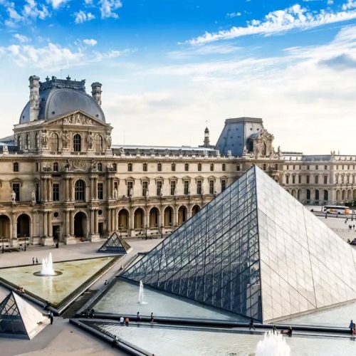 Museu do Louvre, em Paris, é palco de espetacular assalto em apenas 4 minutos; oito joias foram roubadas
