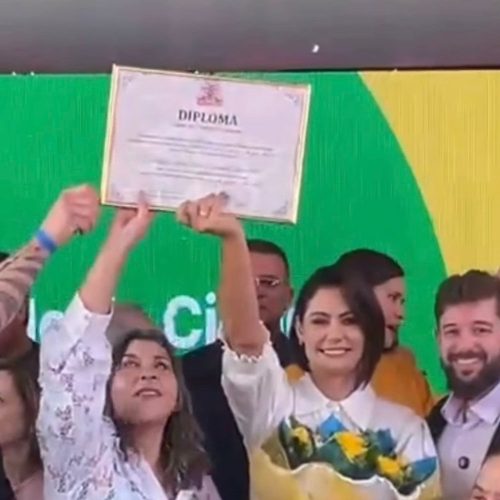Em evento do PL, Michelle Bolsonaro recebe título de cidadã pessoense
