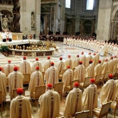 Conclave para escolher novo papa começará dia 7 de maio, diz Vaticano