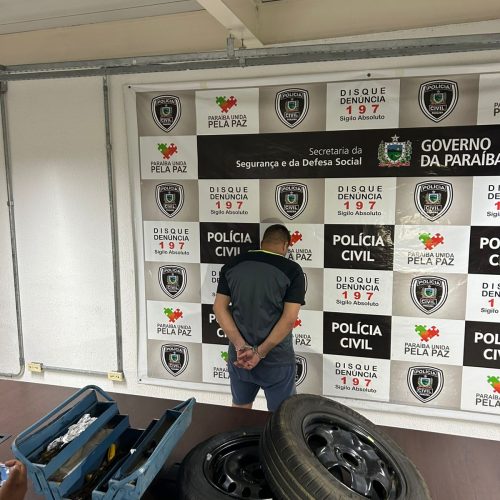 Polícia Civil prende em flagrante criminoso que estava furtando estepes de veículos na orla de João Pessoa