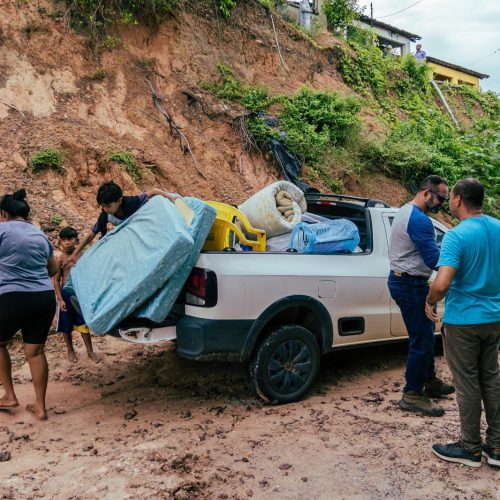Conde decreta situação de emergência após barreira deslizar e famílias ficarem desabrigadas