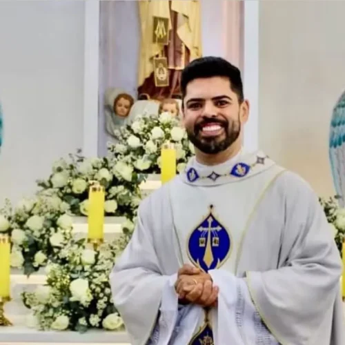 Padre some antes de missa e é achado morto na casa paroquial
