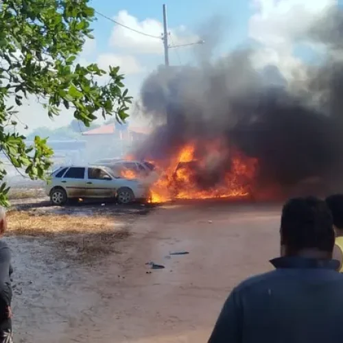 Incêndio atinge carros durante procissão marítima no Litoral Norte da Paraíba
