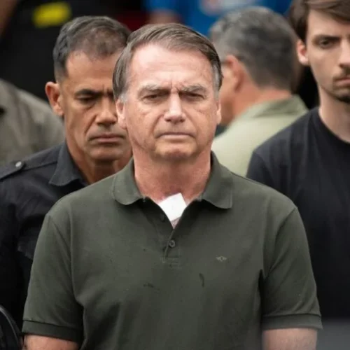 Em audiência de custódia, Bolsonaro alega surto e nega intenção de fuga
