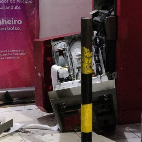 Bandidos invadem prédio de prefeitura e arrombam caixa eletrônico, na Paraíba