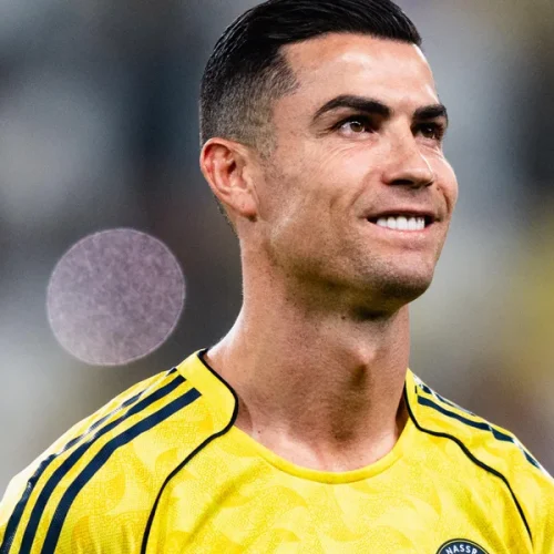 Cristiano Ronaldo é o atleta mais bem pago do mundo pela sexta vez
