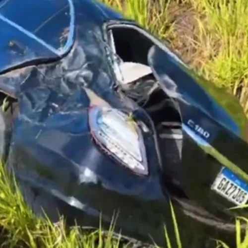 VÍDEO: Medalhista olímpico brasileiro capota carro durante viagem no ES