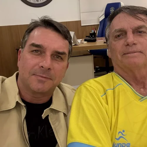 Datafolha: 8% acham que Bolsonaro deveria apoiar Flávio, 22% Michelle e 20% Tarcísio