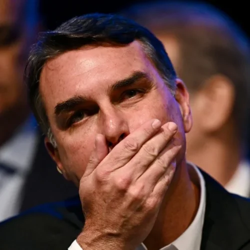Flávio diz que abre sigilos se Marcola, ex-chefe de gabinete de Lula, abrir